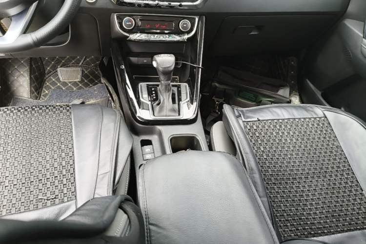 Used Kia Sportage R 2019 2.0L Automatic Smart Luxury Edition Gear Lever