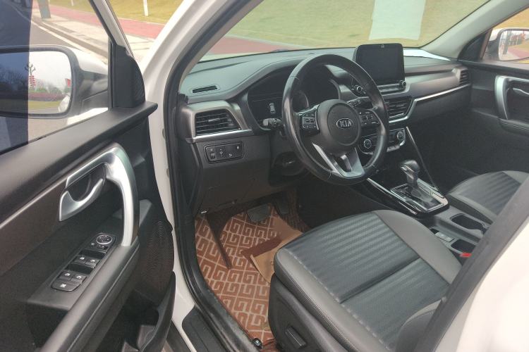 Used Kia Sportage R 2019 2.0L Automatic Smart Luxury Edition Interior 1