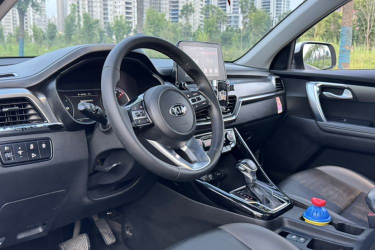 Used Kia Sportage R 2019 2.0L Automatic Smart Luxury Edition Interior 1