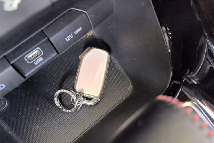 Used Kia Sportage R 2019 2.0L Automatic Smart Luxury Edition Interior 1