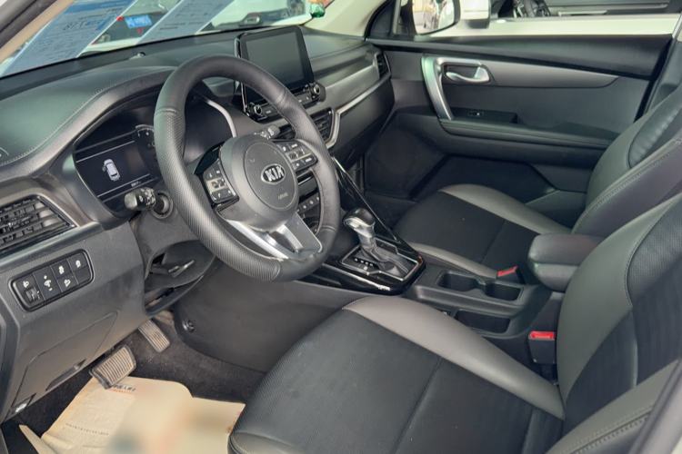 Used Kia Sportage R 2019 2.0L Automatic Smart Luxury Edition Interior 1