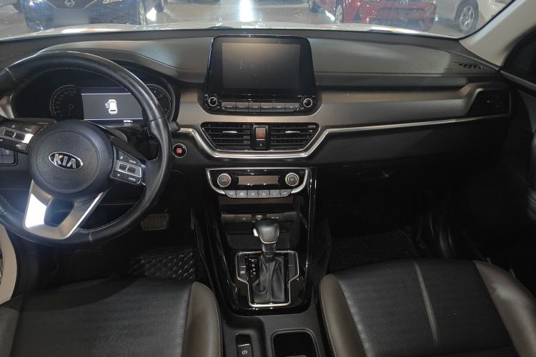Used Kia Sportage R 2019 2.0L Automatic Smart Luxury Edition Interior 1