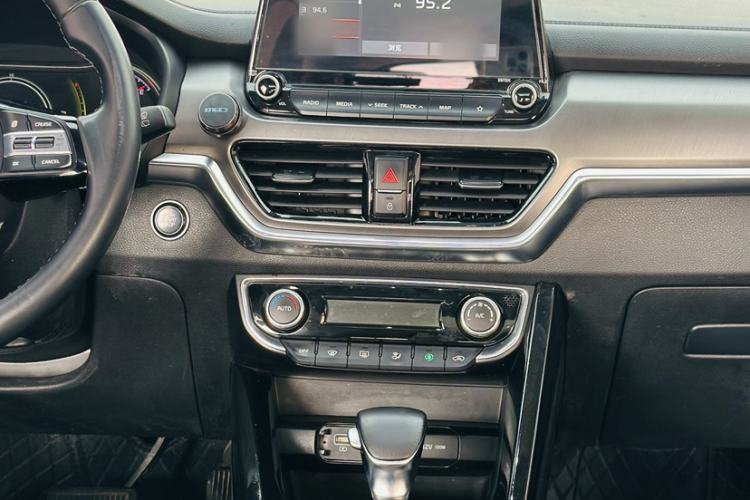 Used Kia Sportage R 2019 2.0L Automatic Smart Luxury Edition Interior 1