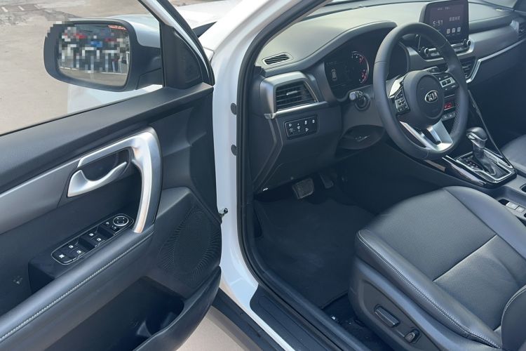 Used Kia Sportage R 2019 2.0L Automatic Smart Luxury Edition Interior 1