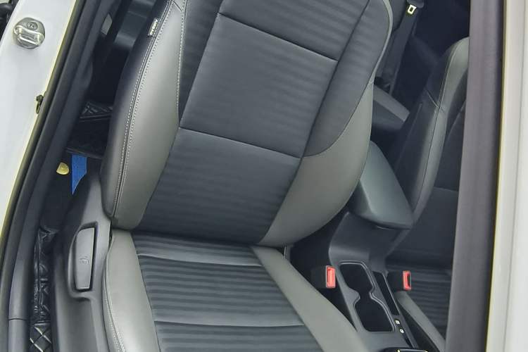 Used Kia Sportage R 2019 2.0L Automatic Smart Luxury Edition Interior 13