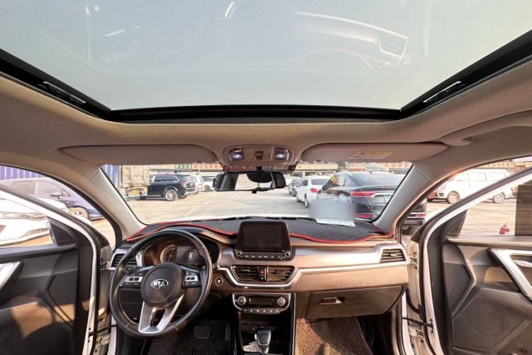 Used Kia Sportage R 2019 2.0L Automatic Smart Luxury Edition Interior 2