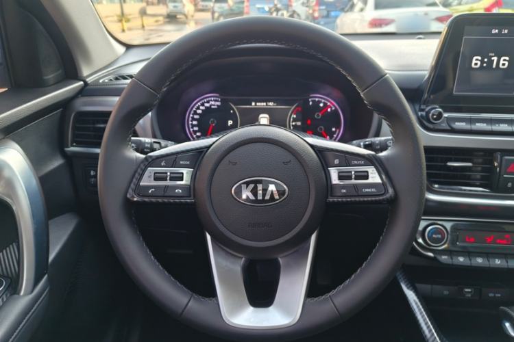 Used Kia Sportage R 2019 2.0L Automatic Smart Luxury Edition Interior 2