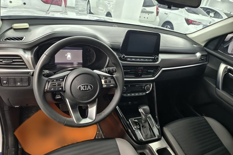 Used Kia Sportage R 2019 2.0L Automatic Smart Luxury Edition Interior 3
