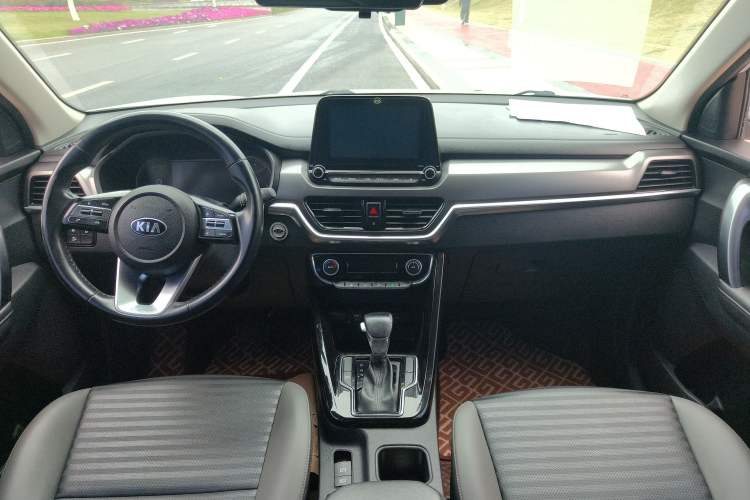 Used Kia Sportage R 2019 2.0L Automatic Smart Luxury Edition Interior 3