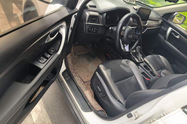 Used Kia Sportage R 2019 2.0L Automatic Smart Luxury Edition Interior 3