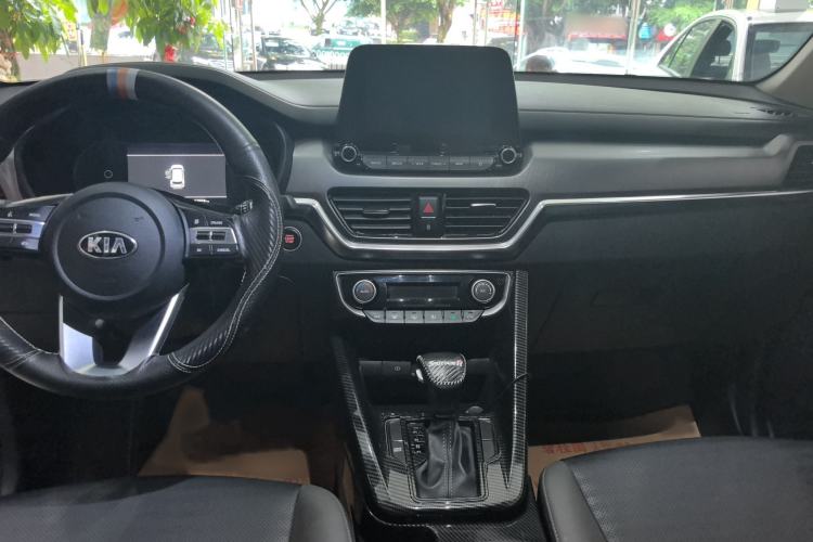 Used Kia Sportage R 2019 2.0L Automatic Smart Luxury Edition Interior 3