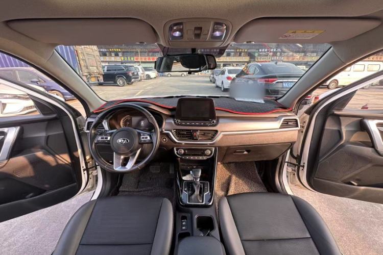 Used Kia Sportage R 2019 2.0L Automatic Smart Luxury Edition Interior 4