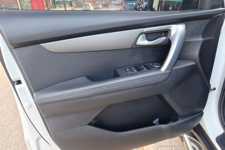Used Kia Sportage R 2019 2.0L Automatic Smart Luxury Edition Interior 6