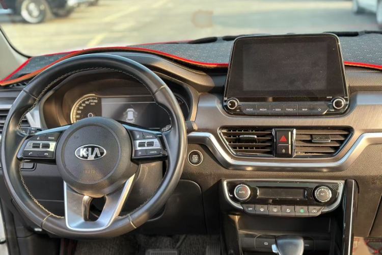 Used Kia Sportage R 2019 2.0L Automatic Smart Luxury Edition Interior 7