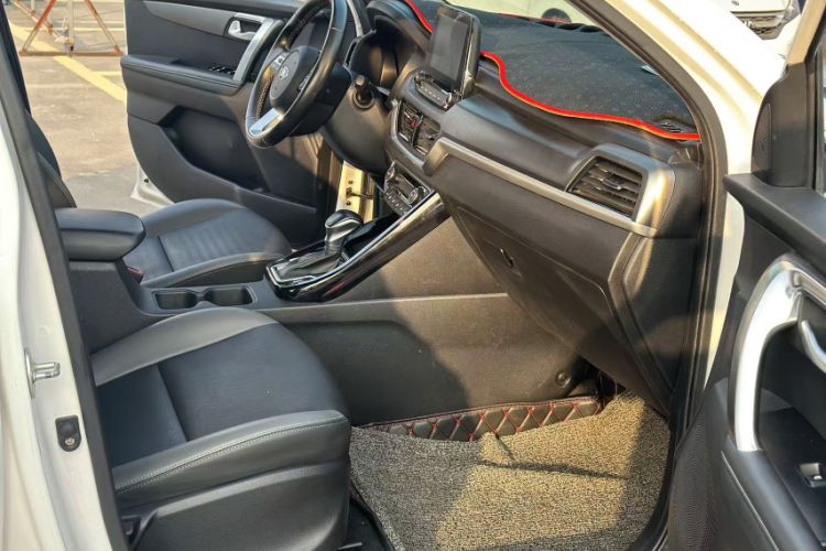 Used Kia Sportage R 2019 2.0L Automatic Smart Luxury Edition Interior 8