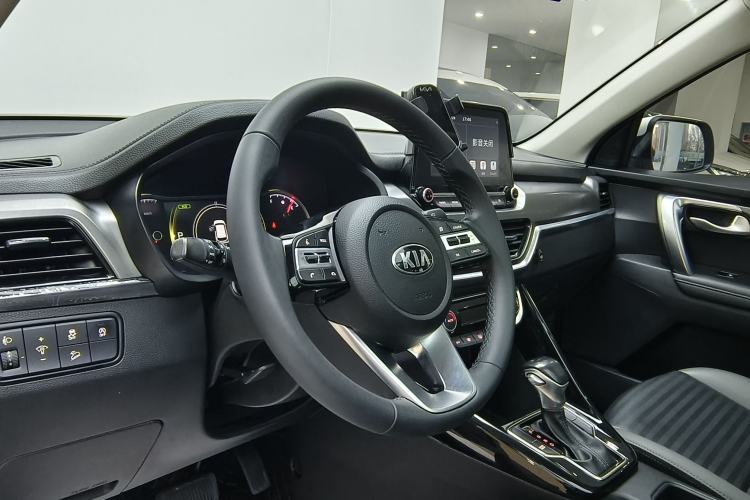 Used Kia Sportage R 2019 2.0L Automatic Smart Luxury Edition Interior 8