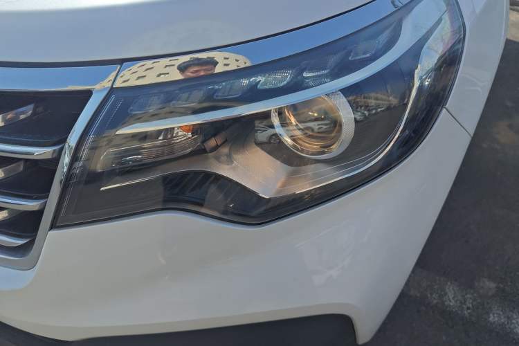Used Kia Sportage R 2019 2.0L Automatic Smart Luxury Enhanced Edition Left Front Headlight