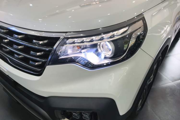 Used Kia Sportage R 2019 2.0L Automatic Smart Luxury Enhanced Edition Left Front Headlight
