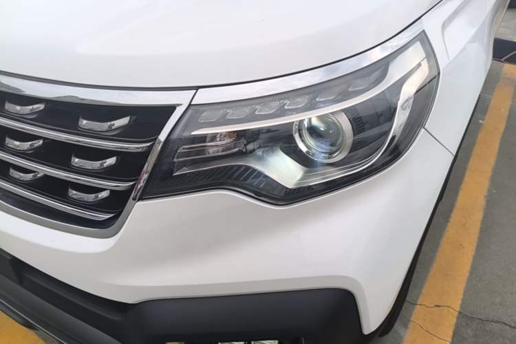 Used Kia Sportage R 2019 2.0L Automatic Smart Luxury Edition Left Front Headlight