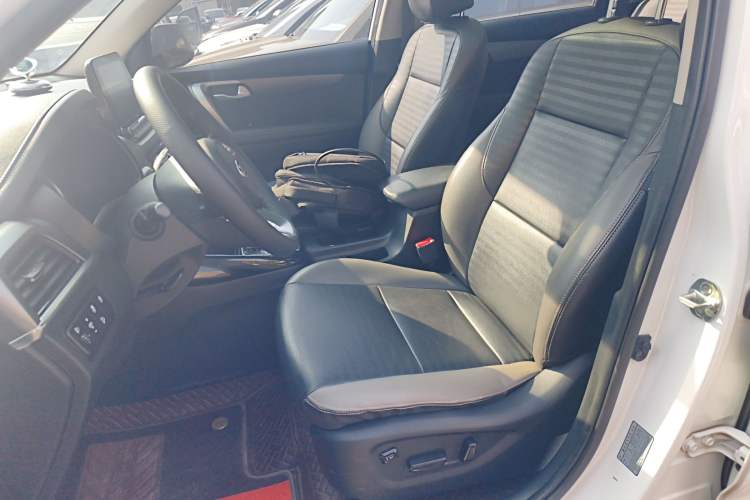Used Kia Sportage R 2019 2.0L Automatic Smart Luxury Edition Left Front Seat