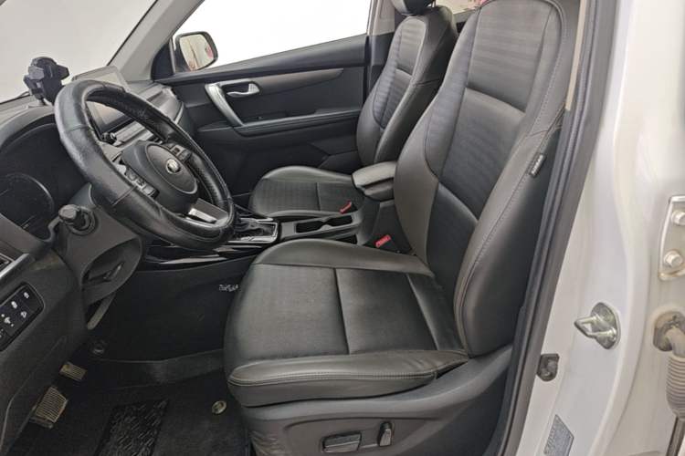 Used Kia Sportage R 2019 2.0L Automatic Smart Luxury Edition Left Front Seat