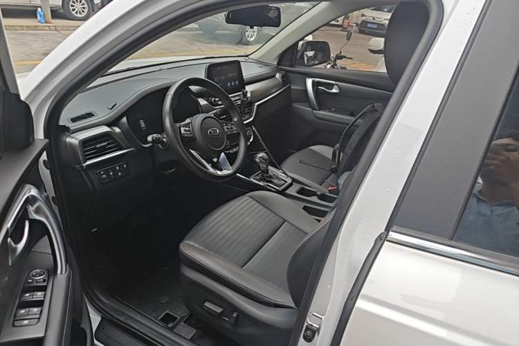 Used Kia Sportage R 2019 2.0L Automatic Smart Luxury Edition Left Front Seat