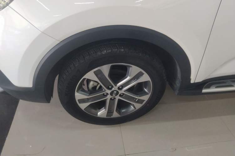 Used Kia Sportage R 2019 2.0L Automatic Smart Luxury Edition Left Front Wheel Hub