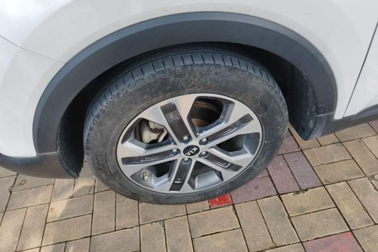 Used Kia Sportage R 2019 2.0L Automatic Smart Luxury Edition Left Front Wheel Hub