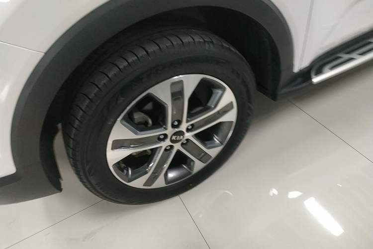 Used Kia Sportage R 2019 2.0L Automatic Smart Luxury Edition Left Front Wheel Hub