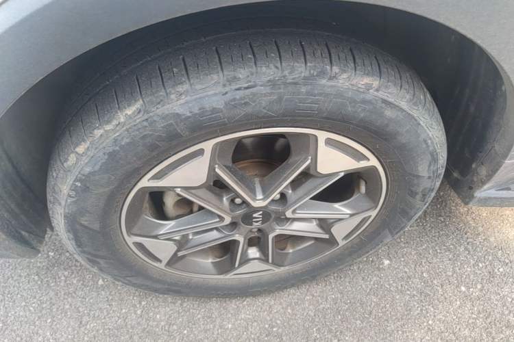 Used Kia Sportage R 2019 2.0L Manual Fashion Edition Left Front Wheel Hub