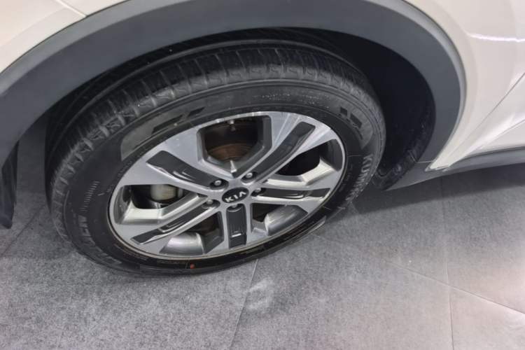 Used Kia Sportage R 2019 2.0L Automatic Smart Luxury Enhanced Edition Left Front Wheel Hub