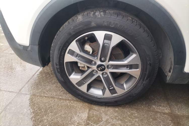 Used Kia Sportage R 2019 2.0L Automatic Smart Luxury Edition Left Front Wheel Hub