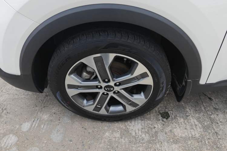 Used Kia Sportage R 2019 1.4T DCT Smart Luxury Edition GLS Left Front Wheel Hub