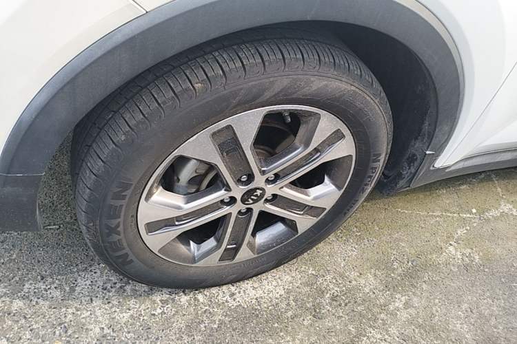 Used Kia Sportage R 2019 2.0L Automatic Smart Luxury Edition Left Front Wheel Hub