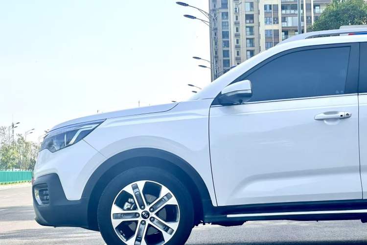 Used Kia Sportage R 2019 2.0L Automatic Smart Luxury Edition Left Front Wheel Hub
