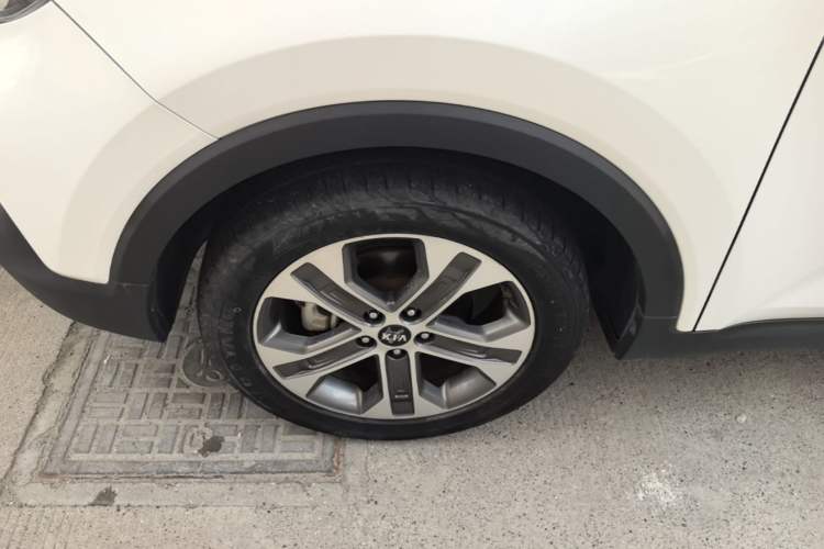 Used Kia Sportage R 2019 2.0L Automatic Smart Luxury Edition Left Front Wheel Hub