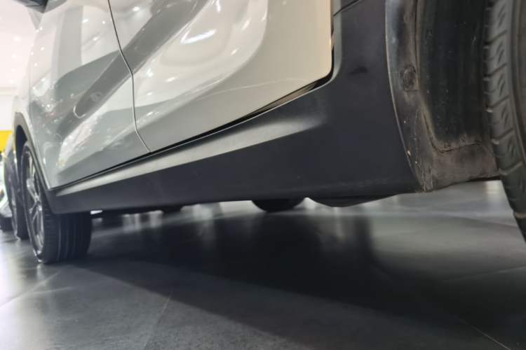 Used Kia Sportage R 2019 2.0L Automatic Smart Luxury Enhanced Edition Left Side Sill