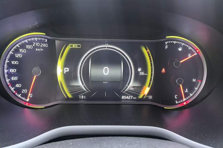 Used Kia Sportage R 2019 2.0L Automatic Smart Luxury Edition Odometer Close Up