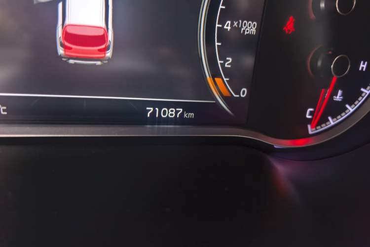 Used Kia Sportage R 2019 2.0L Automatic Smart Luxury Edition Odometer Close Up