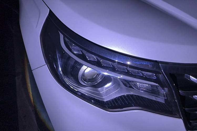 Used Kia Sportage R 2019 2.0L Automatic Smart Luxury Edition Right Front Headlight