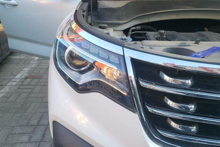 Used Kia Sportage R 2019 2.0L Automatic Smart Luxury Edition Right Front Headlight