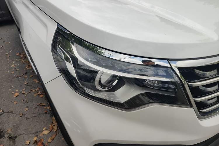 Used Kia Sportage R 2019 2.0L Automatic Smart Luxury Edition Right Front Headlight