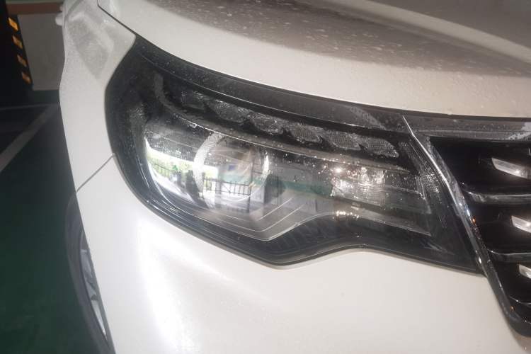 Used Kia Sportage R 2019 2.0L Automatic Smart Luxury Edition Right Front Headlight