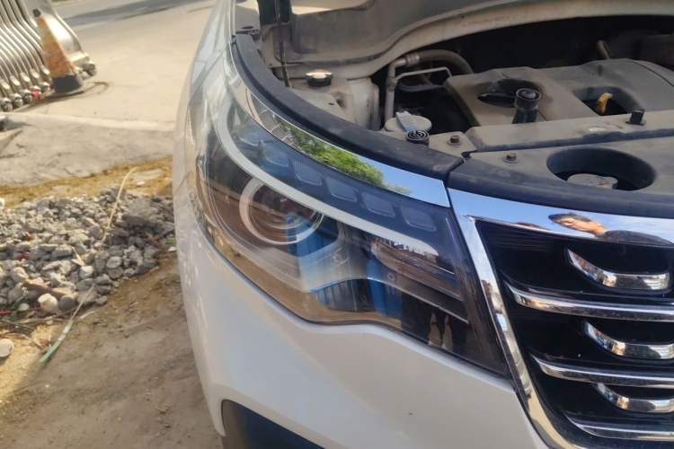 Used Kia Sportage R 2019 2.0L Automatic Smart Luxury Edition Right Front Headlight