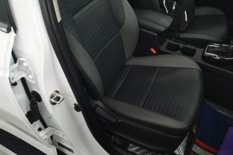 Used Kia Sportage R 2019 2.0L Automatic Smart Luxury Edition Right Front Seat