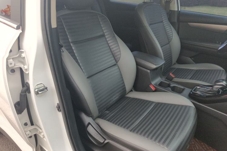 Used Kia Sportage R 2019 2.0L Automatic Smart Luxury Edition Right Front Seat