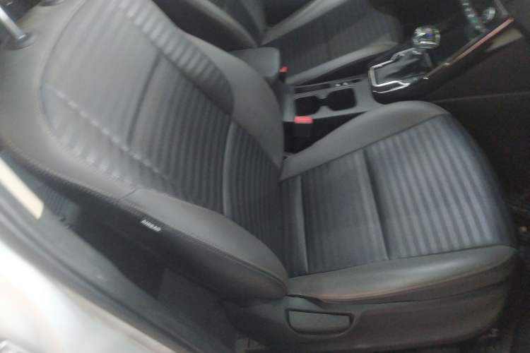 Used Kia Sportage R 2019 2.0L Automatic Smart Luxury Edition Right Front Seat