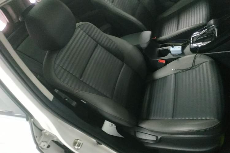 Used Kia Sportage R 2019 2.0L Automatic Smart Luxury Edition Right Front Seat
