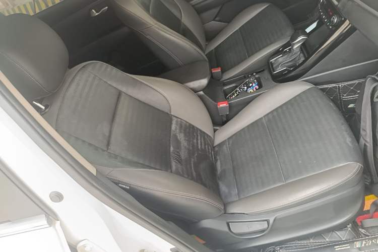 Used Kia Sportage R 2019 2.0L Automatic Smart Luxury Edition Right Front Seat