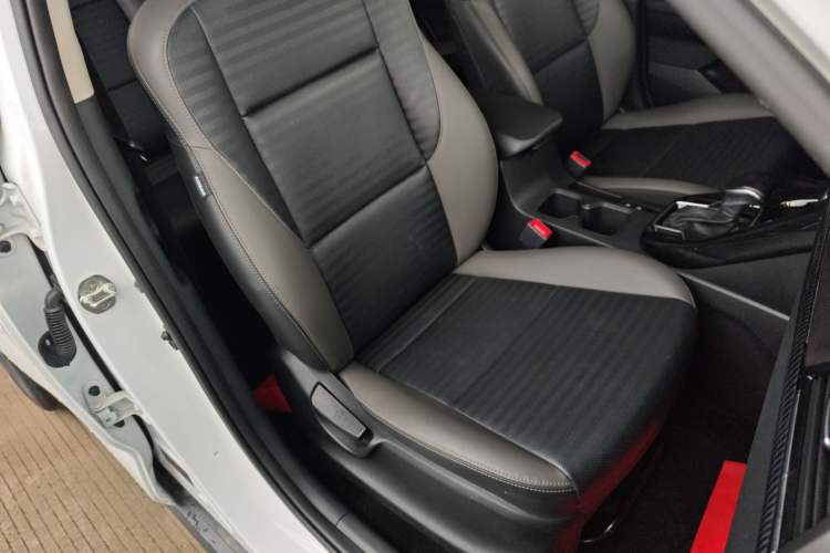 Used Kia Sportage R 2019 2.0L Automatic Smart Luxury Edition Right Front Seat